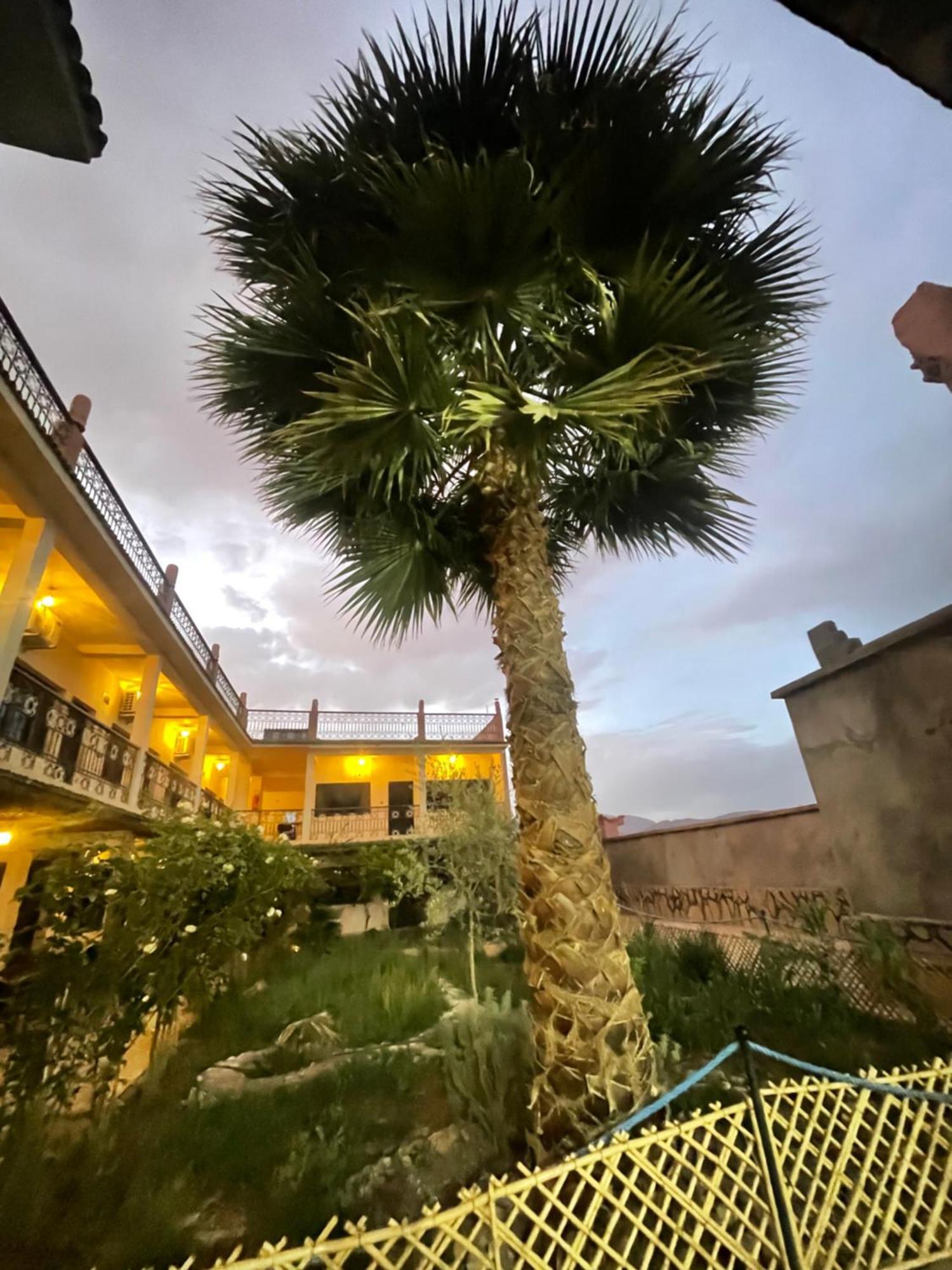 Hotel Restaurant La Kasbah 티네히르 외부 사진